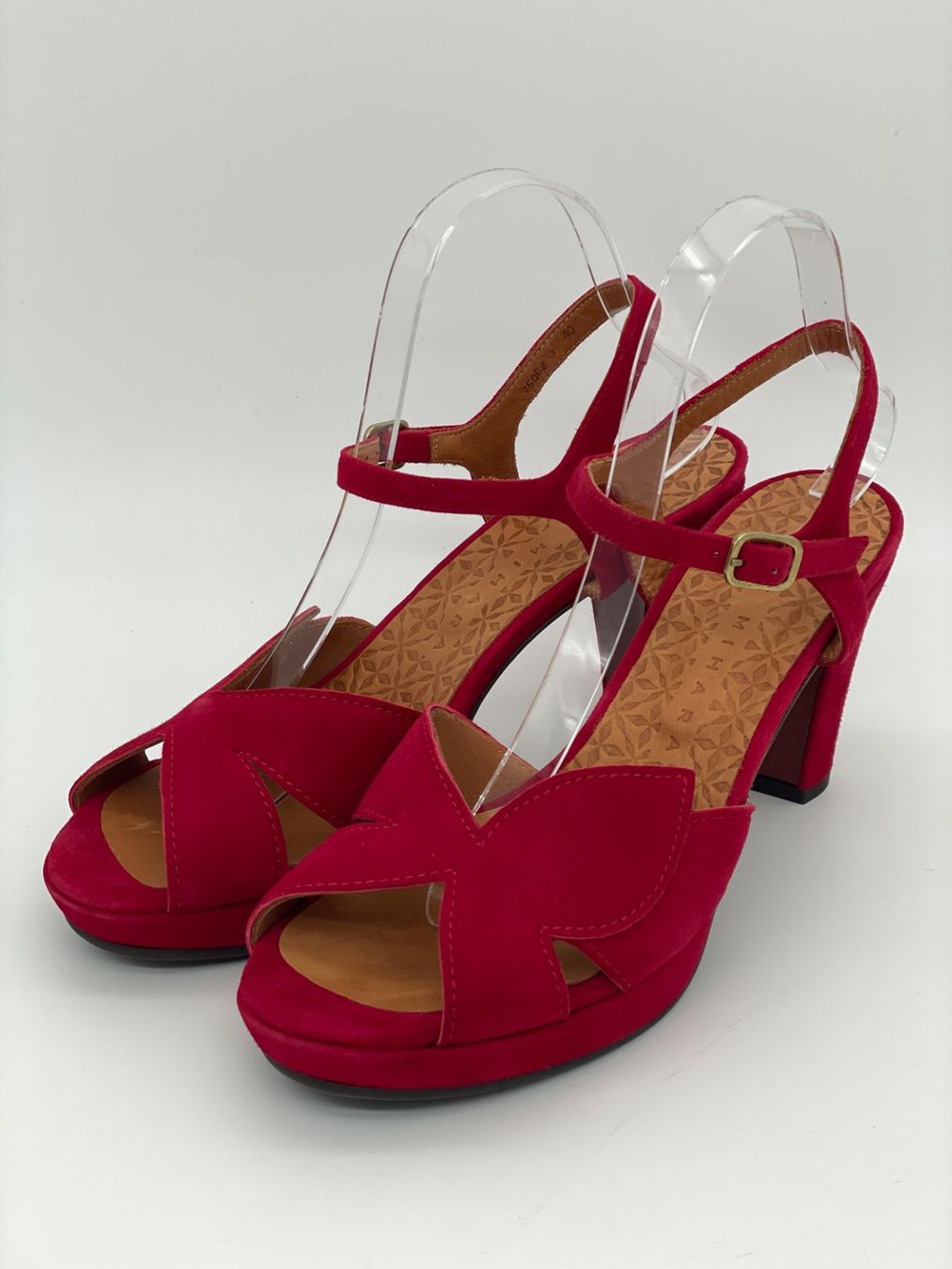 Chie Mihara Scarpe da donna: Chie Mihara Kemada Sandale mit Absatz EU 40 Rot – Nuovo e nell'imballaggio originale da Zürich venduto da shoe_shop 2