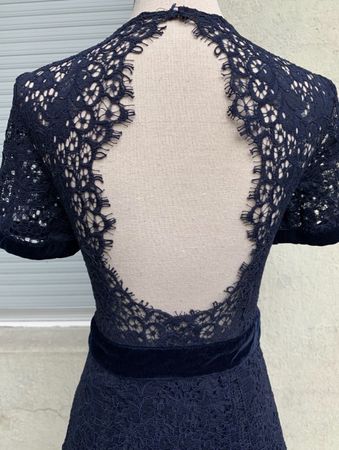 Splendide robe dentelle dos-nu CLAUDIE PIERLOT Paris t.36