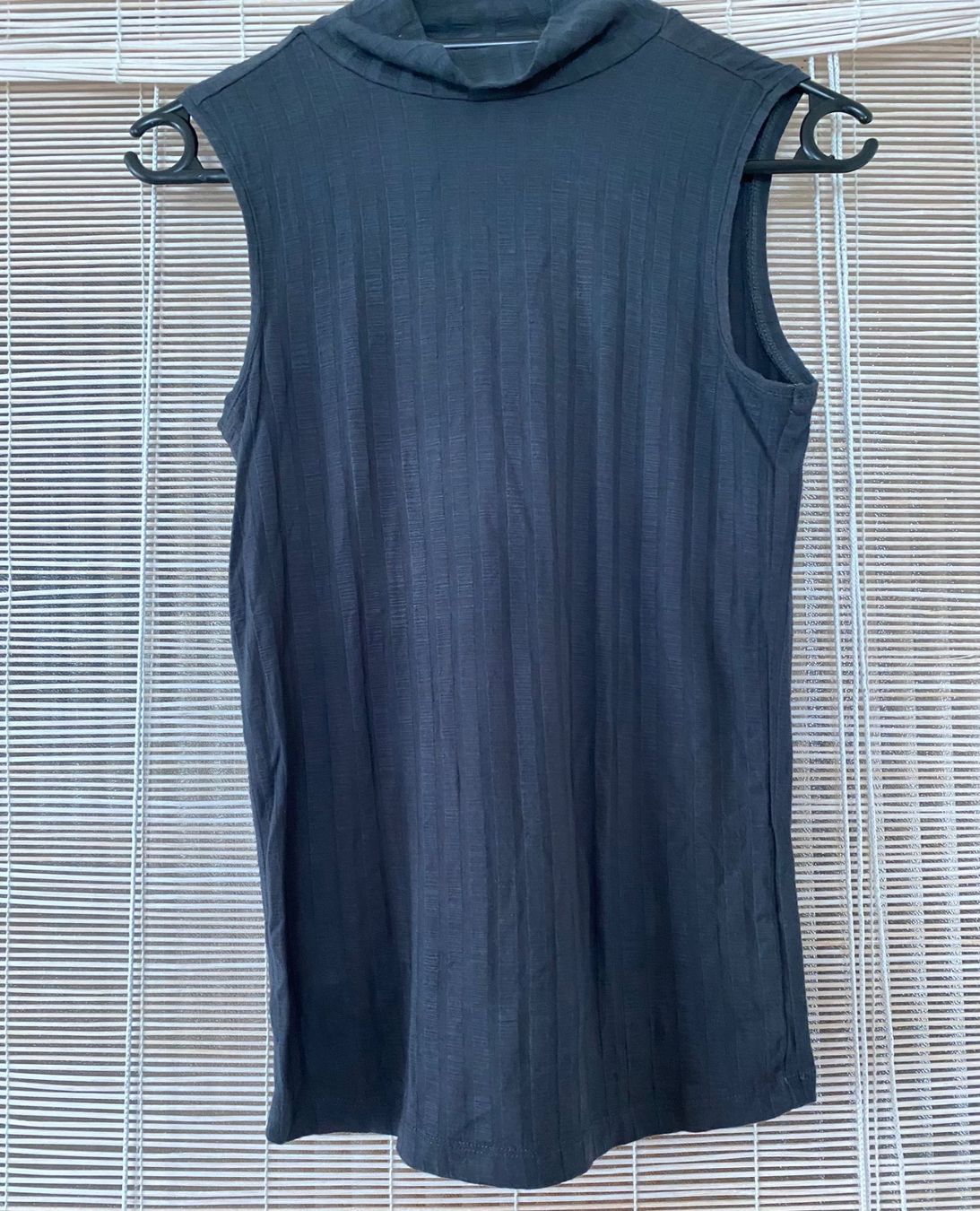 Tops: Col roulé sans manche – Gebraucht aus Montreux von Izapeche811