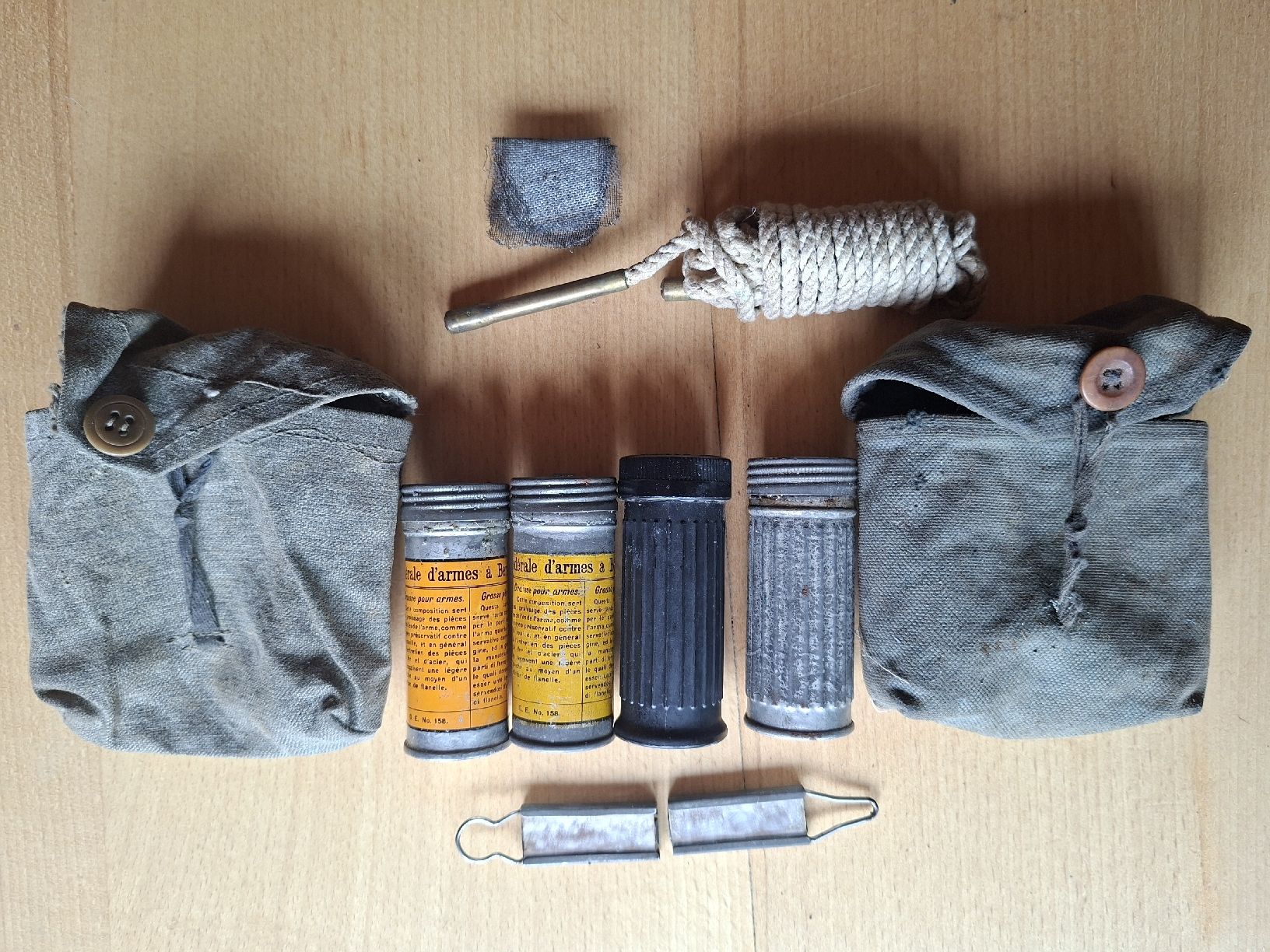 Schweizer Armee Uniformi: Schweizer Armee Militär Karabiner Putzzeug  – Usato da Schwanden Sigrisw venduto da cadieux71