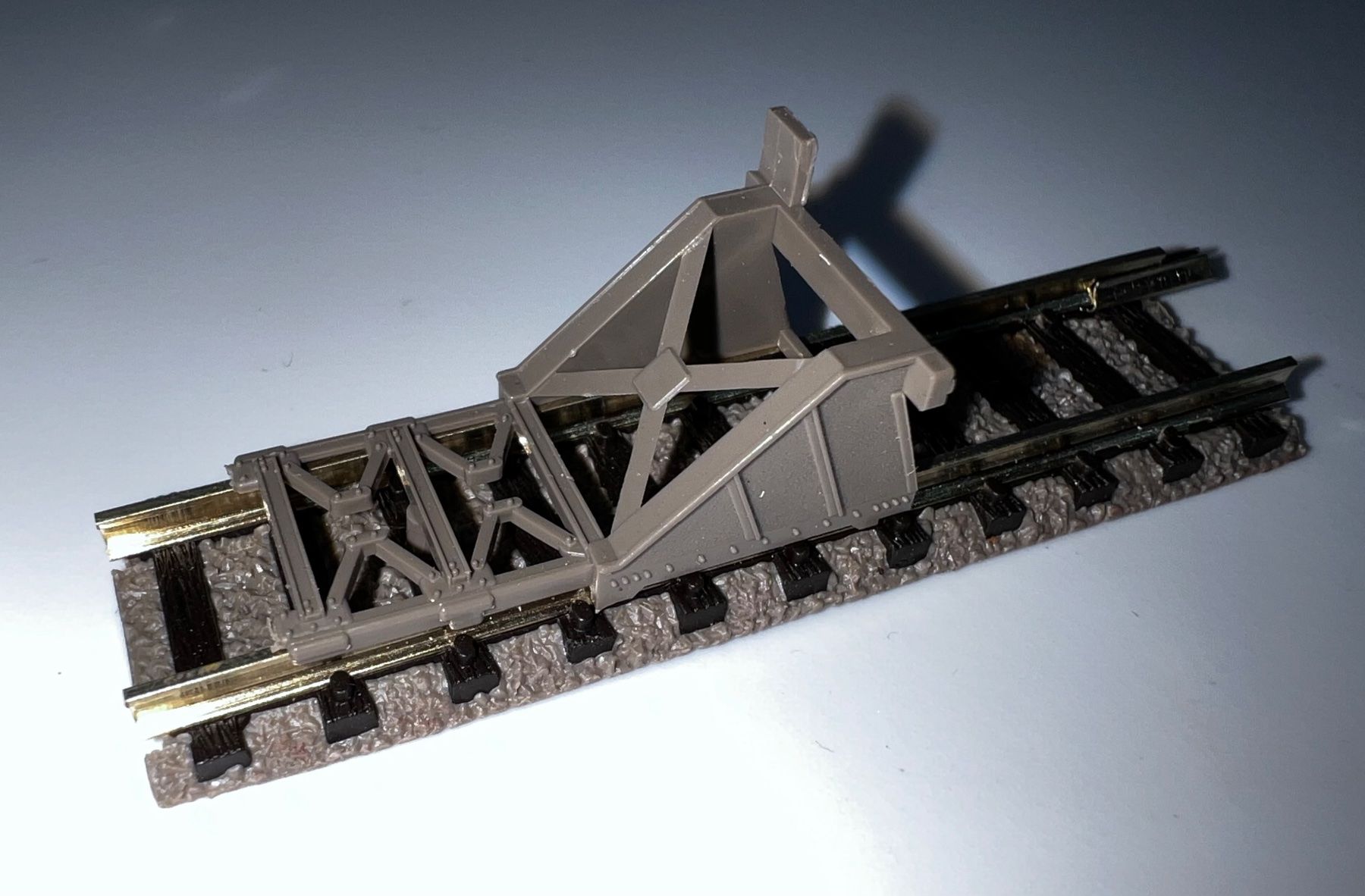 Fleischmann Modellini di ferrovie: (N) Fleischmann (9116), Prellbock NEU – Nuovo (secondo la descrizione) da Basel venduto da jonnyhaas 1