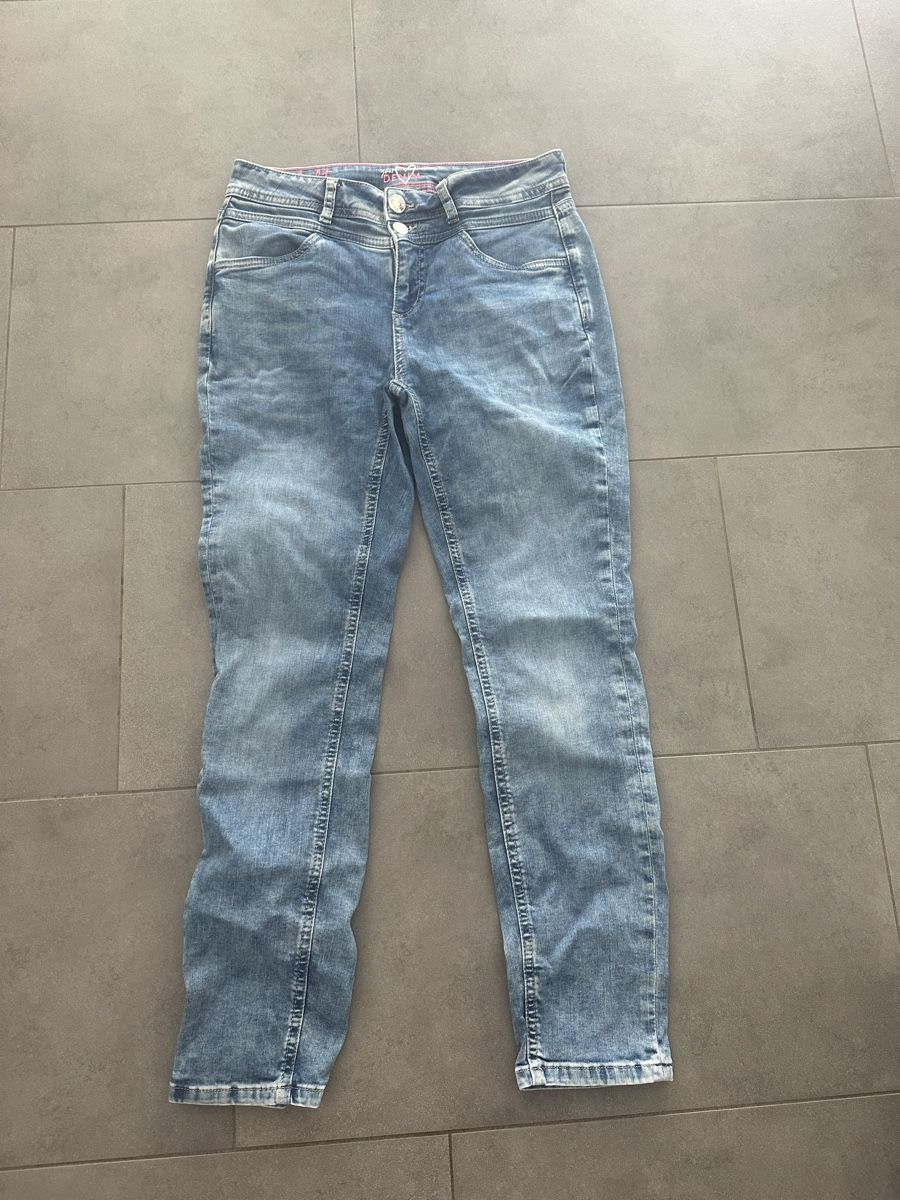 Jeans: Jeans – D'occasion à Igis par fra_2dbr