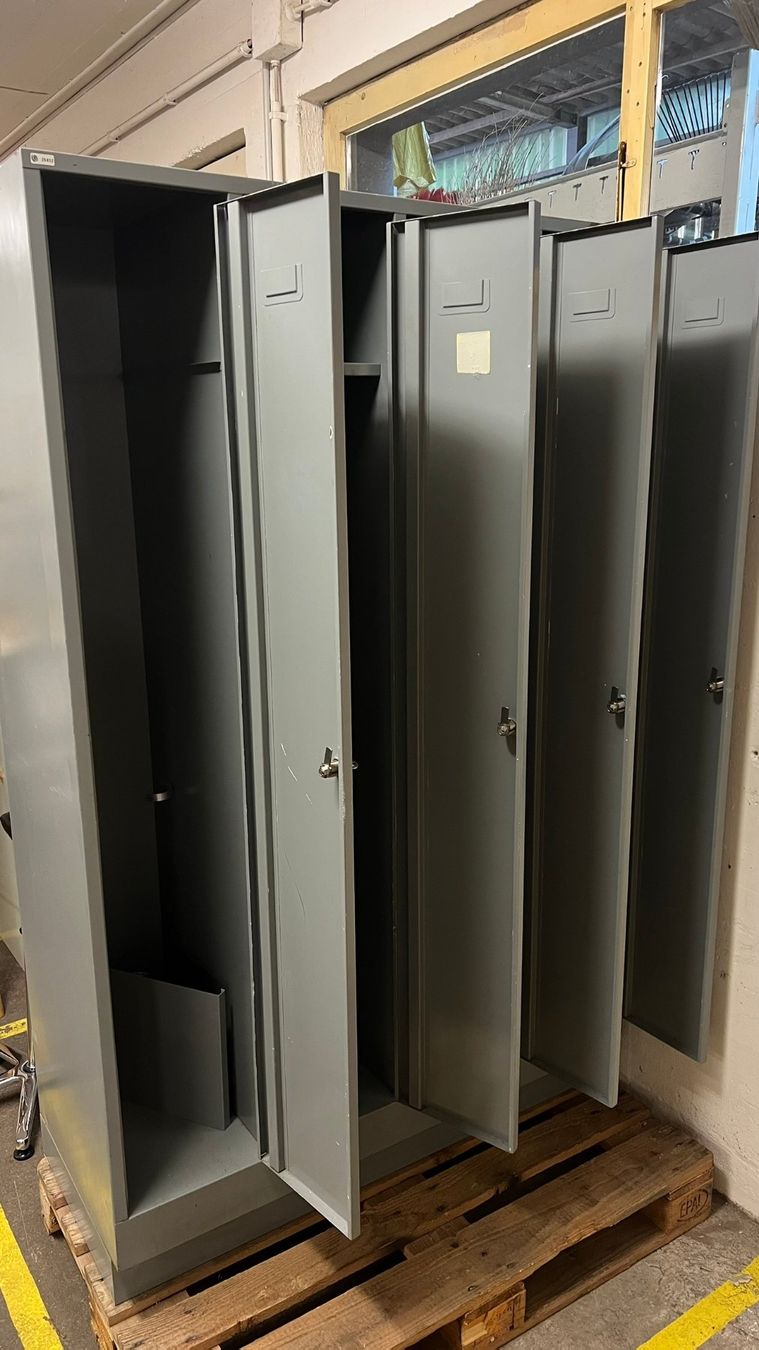 Guardaroba: Metallspind - Garderoben Schrank – Usato da Trimbach venduto da Tripoli_Trimbach 1