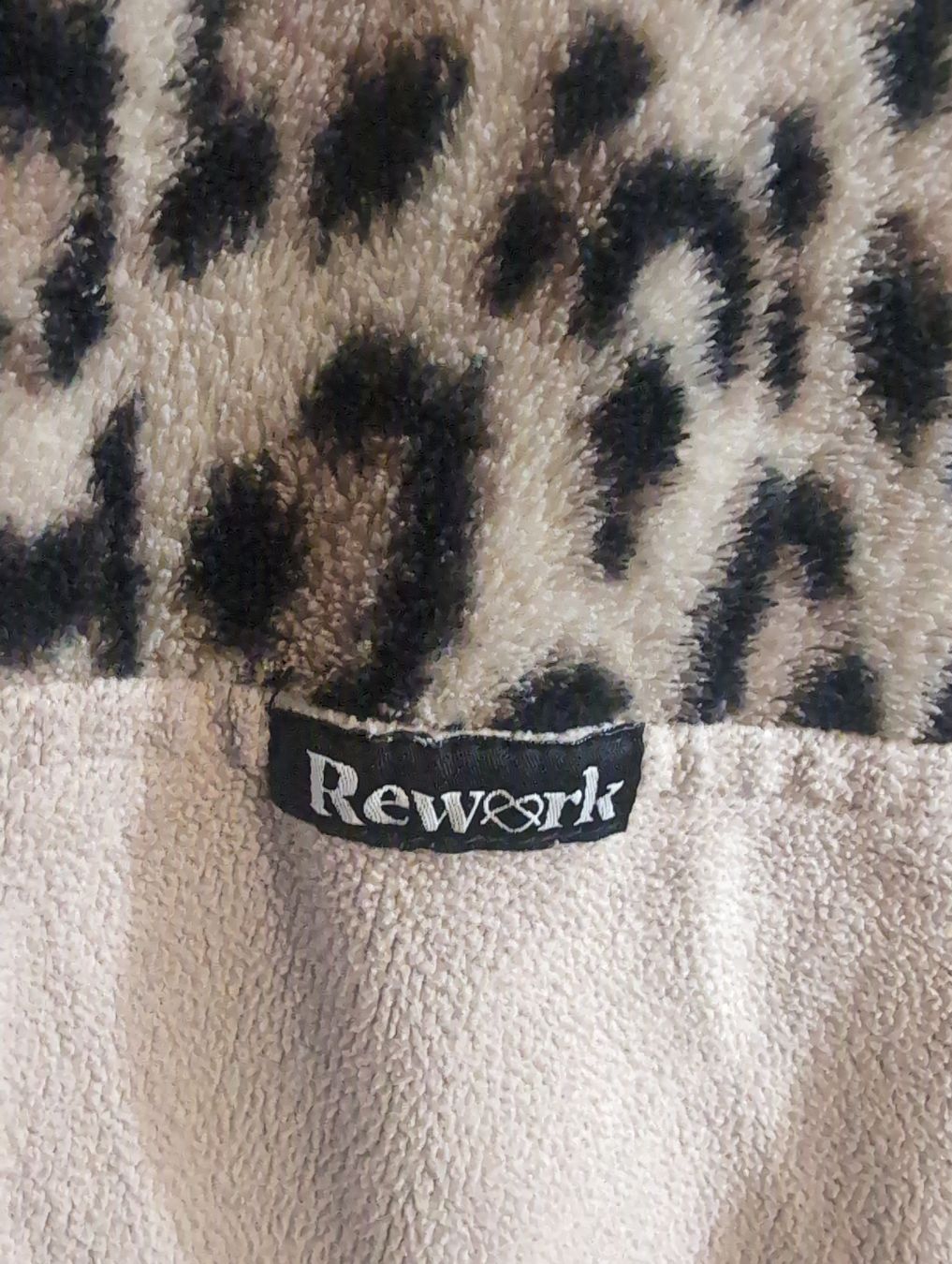 Pullover & Sweatshirts: Rework Fleecepullover mit Leo-Muster und RV Grösse M – Gebraucht aus Unterengstringen von Freeskier02 1