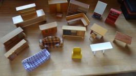 Mobilier de maison de poupée vintage,