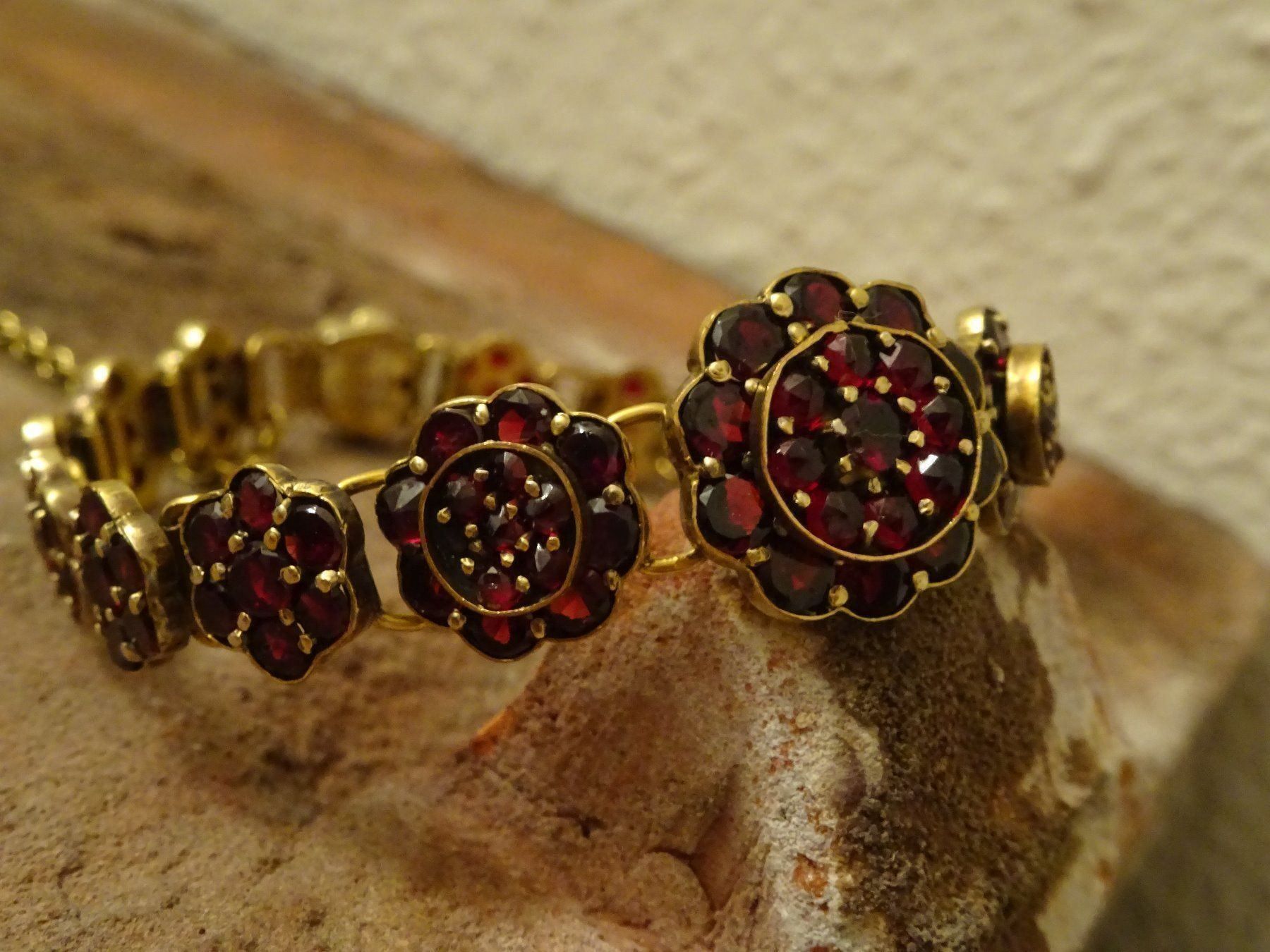 Bracciali & Braccialetti: Armband Granat / Tombak – Usato da Esslingen venduto da FetteSchnecke 1