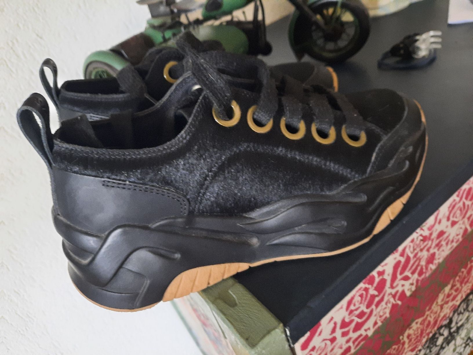 Roberto Cavalli Scarpe da donna: sneakers cavalli  – Usato da Flamatt venduto da tor_fnh9 1