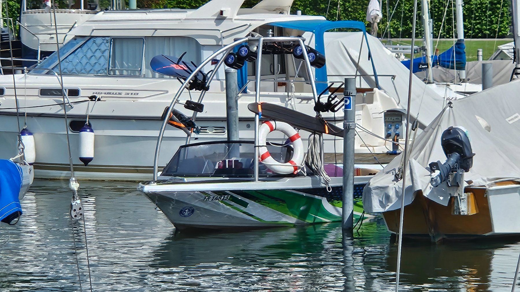 Schweizer Boote: Schweizer Winners 610 Wakeboard-Boot inkl. Trailer – Gebraucht aus Môtier (Vully) von K.U.M. 2