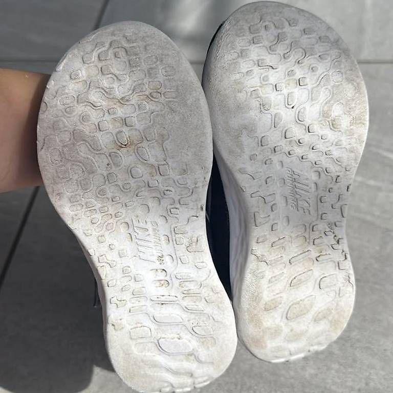 Scarpe per ragazzi: Sneakers Gr.26 – Usato da Männedorf venduto da AnVi2015 1