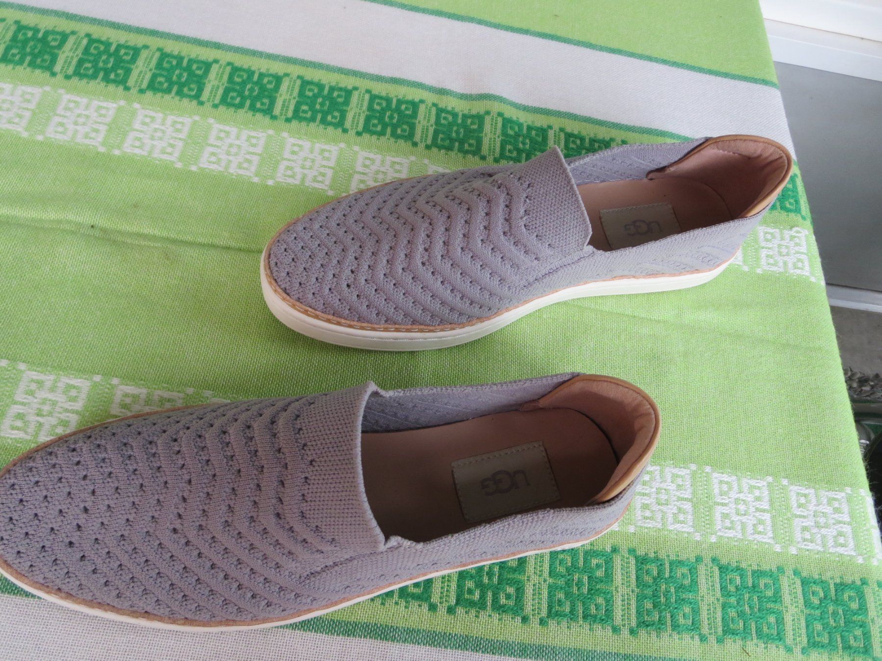 Ugg Damenschuhe: UGG Damen Textile  Sneaker /Gr. 39 – Gebraucht aus Wallisellen von Arvenstube 4