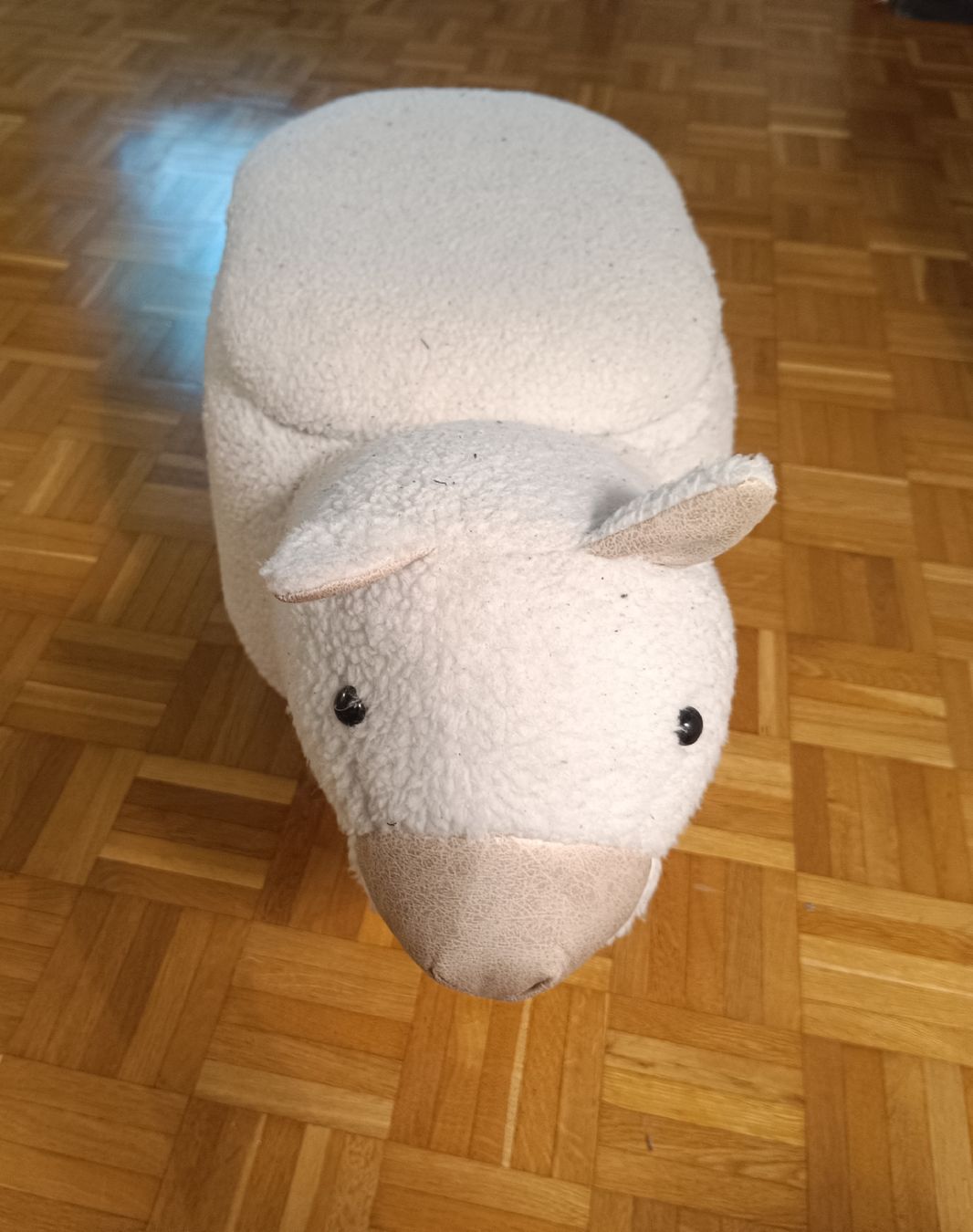 Tabourets: Lammahocker mit Staufach – D'occasion à Emmenbrücke par che_fgx2 1