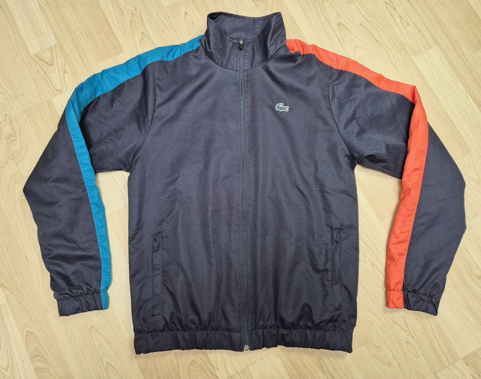 Lacoste Giacche: Lacoste Sport Jacke Gr. M – Nuovo (secondo la descrizione) da St. Gallen venduto da CaliSunshine
