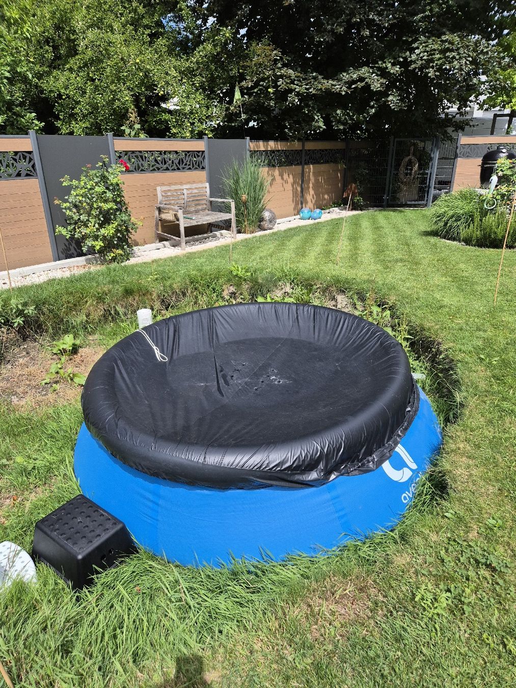 Schwimmbad: Aufstellpool mit Abdeckung und Pumpe, durchmesser 2.5m  – Gebraucht aus Widnau von Marcell1501