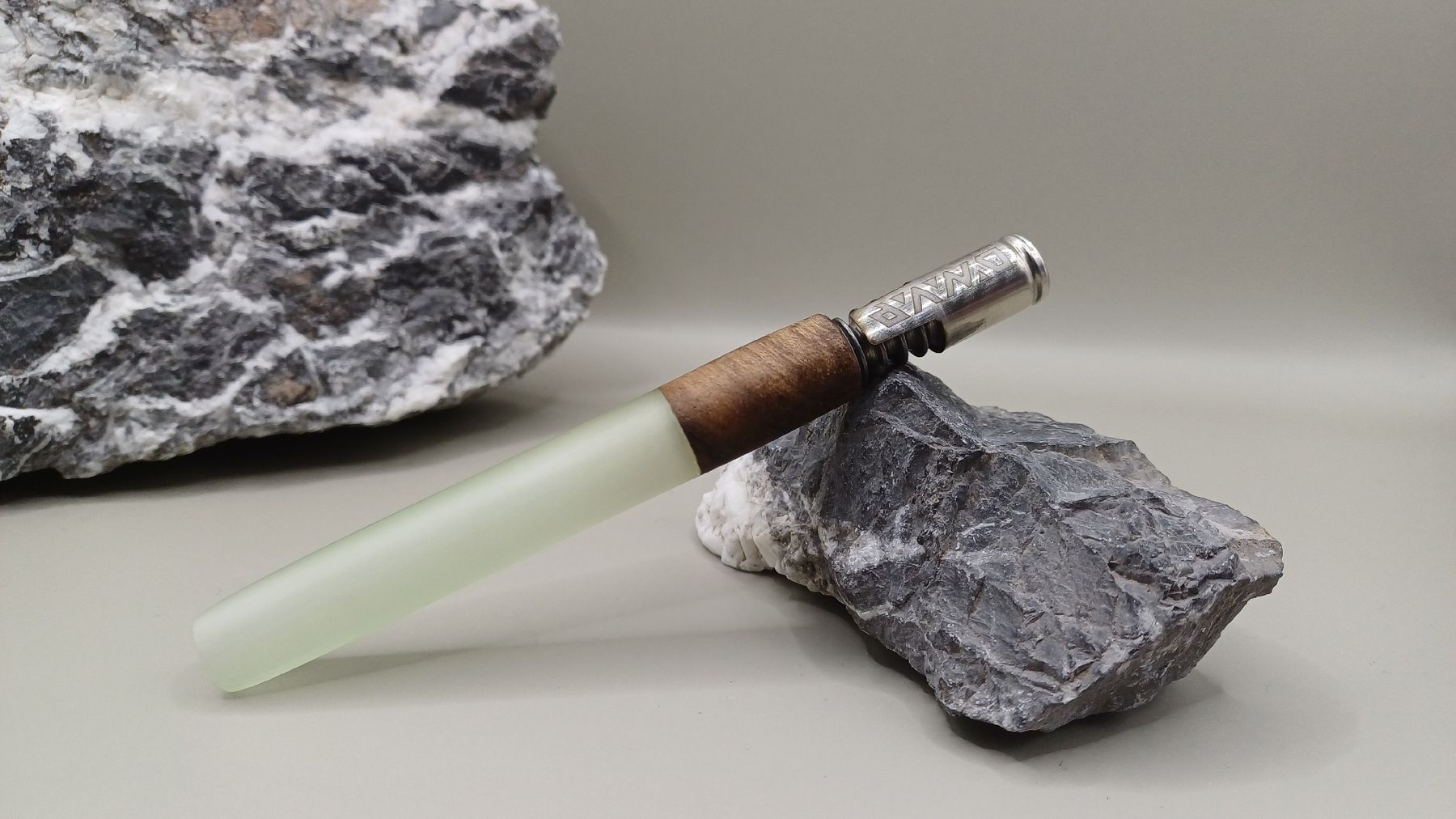 Altri Prodotti per fumatori: Dynavap Epoxy Emerald/Nussbaum – Nuovo e nell'imballaggio originale da Kloten venduto da Epoxygalaxy.ch