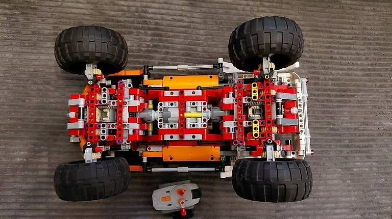 Lego Kit di costruzioni: LEGO Technic 4x4 Crawler 9398 – Usato da Eschlikon TG venduto da Sepp19 2