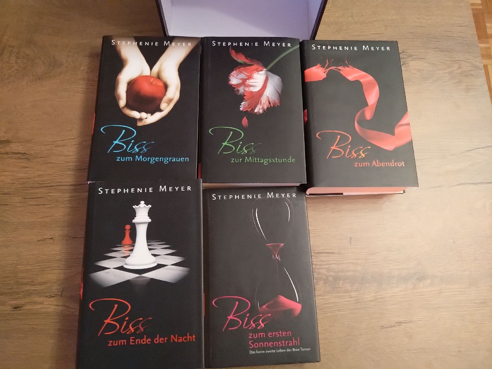 Bücher: Twilight Roman von Stephenie Meyer komplette Box – Neu (gemäss Beschreibung) aus Langenthal von Amin_23 1
