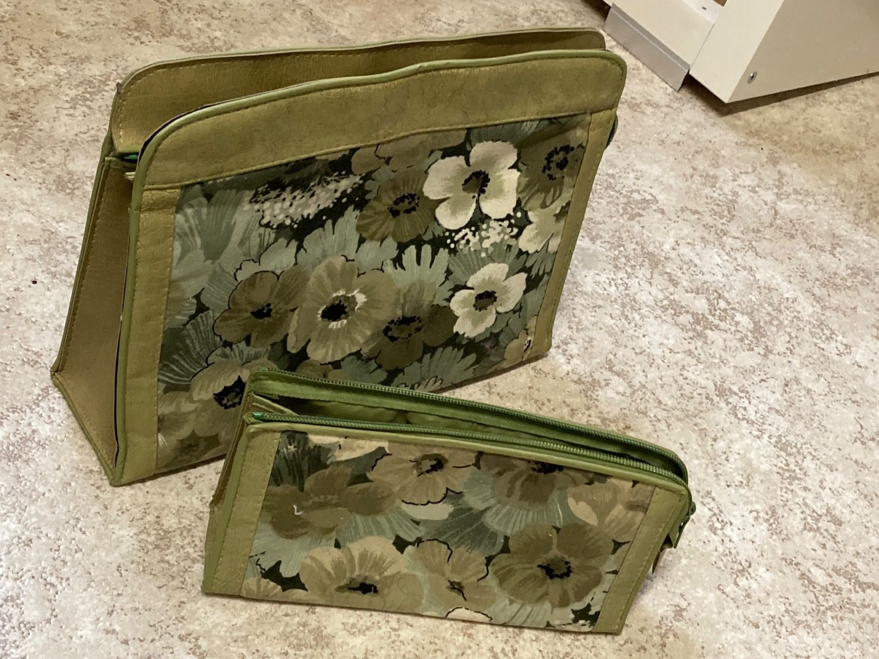 Kosmetikkoffer: Necessaire Vintage 60ziger – Gebraucht aus Horw von adler65 1