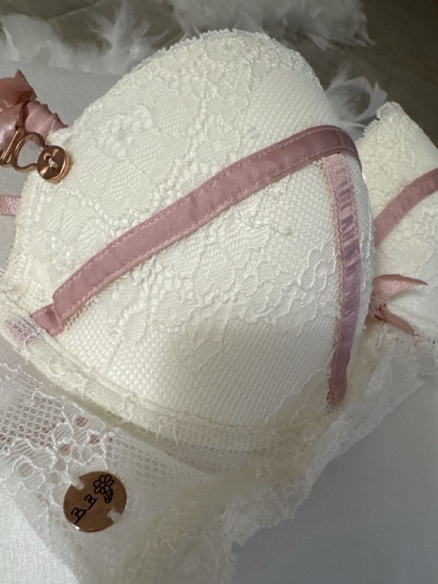 Altra biancheria intima: Brigitte Bardot BH 85C – Nuovo (secondo la descrizione) da Zürich venduto da Sellfmadeexstock