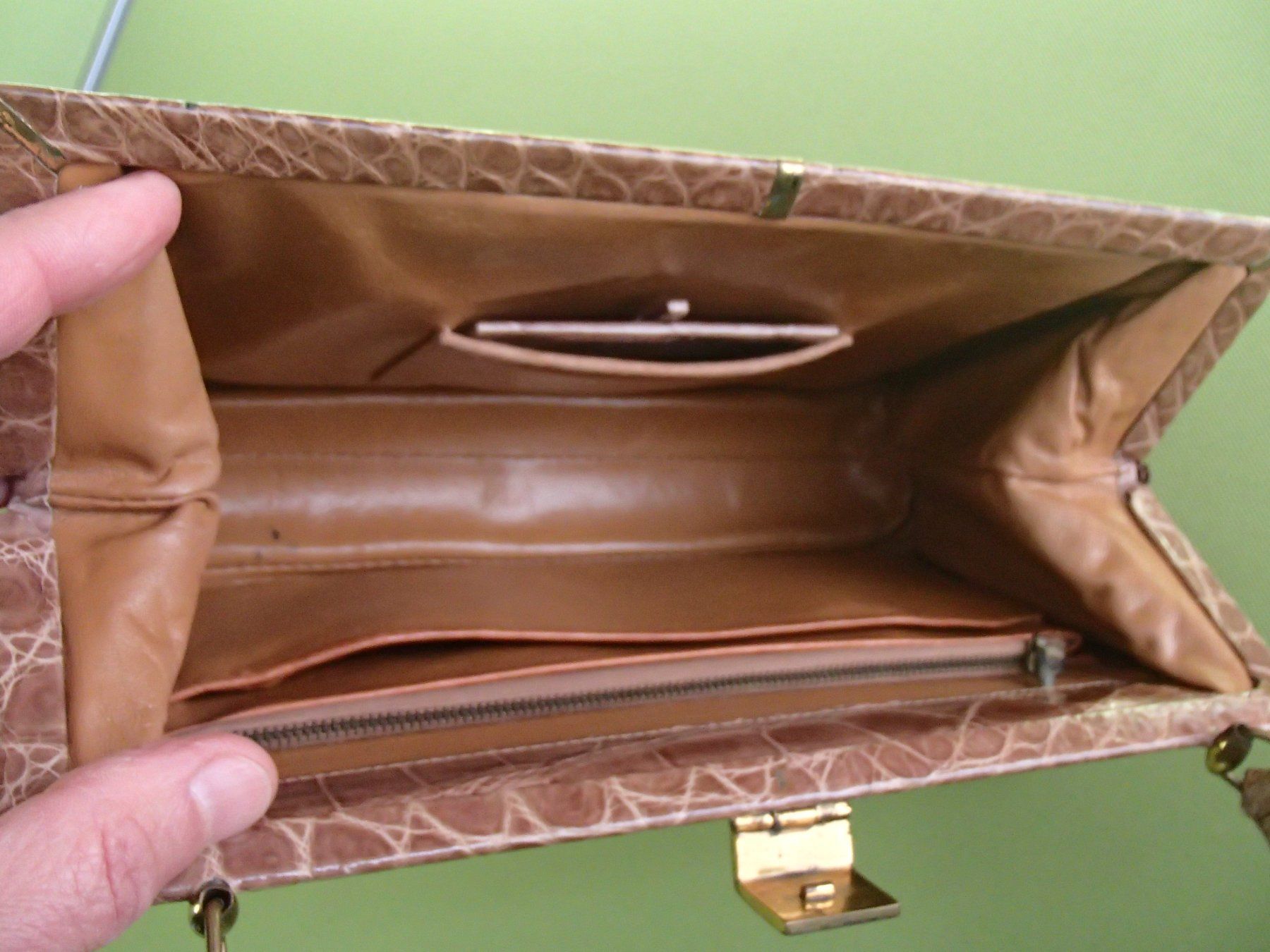 Taschen für Damen: hellbraune Vintage Krokotasche – Gebraucht aus Schöfflisdorf von pullux 8