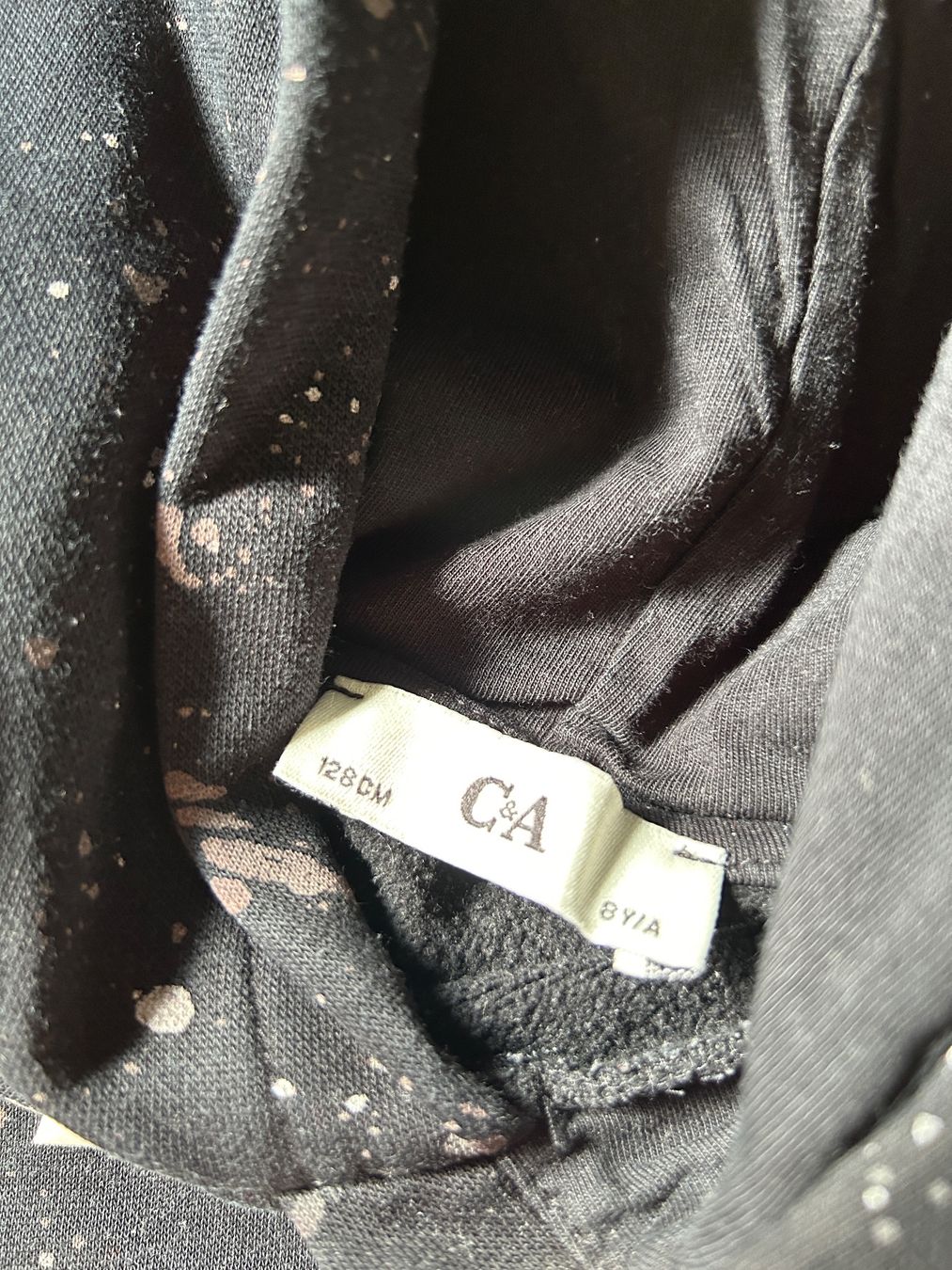 C&A Pulls et sweat-shirts: Pullover 2 Stück, Grösse 128 – D'occasion à Reichenburg par nanuk015 1