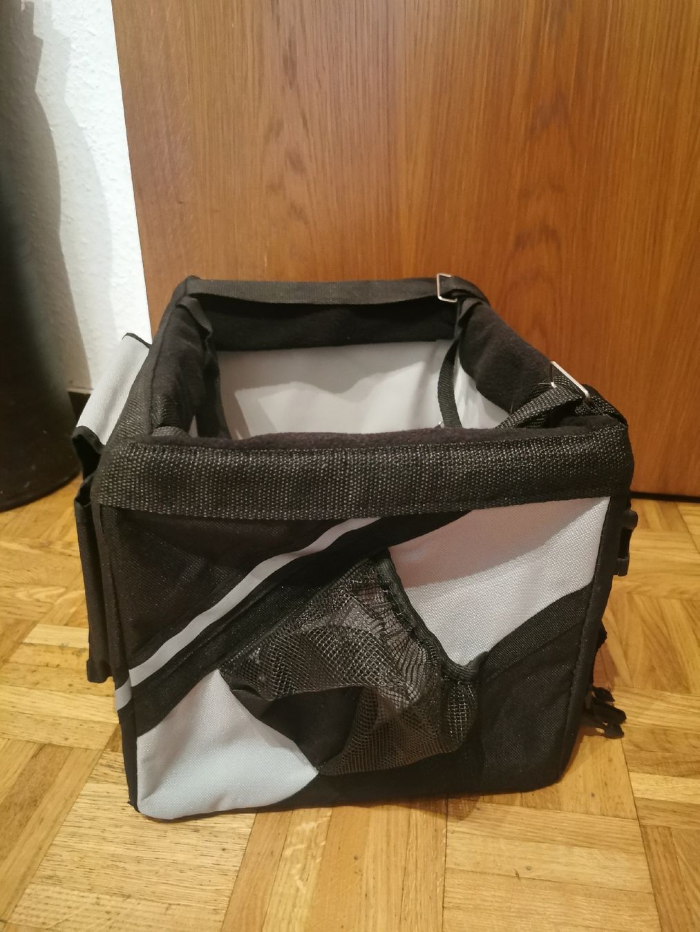 Cucce & Letti: Panier pour chien pour vélo – Nuovo e nell'imballaggio originale da Genève venduto da Loloana 1