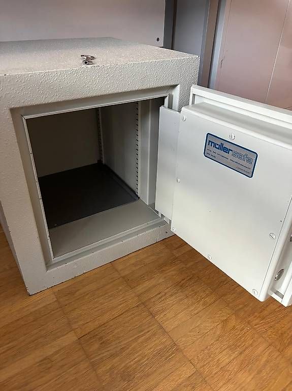 Müller Safe Tresor: Tresor / Safe – Gebraucht aus Gwatt (Thun) von RVG 2