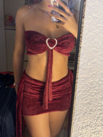 Ensemble deux pièces bordeaux effet peluche état neuf