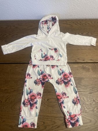 Mädchen Set Hoodie und Hosen Blumen Grösse 18-24M