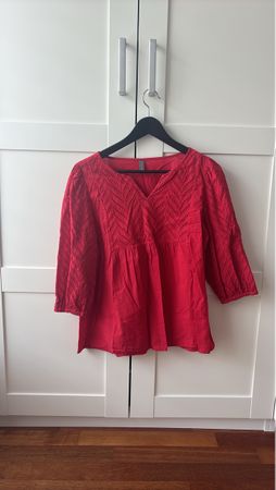 Rotes Damen Oberteil Grösse L mit Spitze