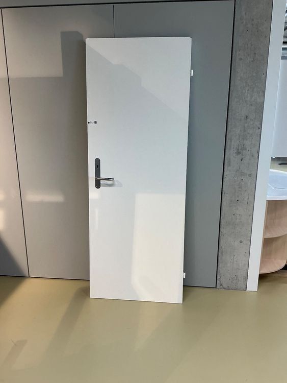 Porte: Weisse Holztüre – Usato da Zug venduto da Bauteile-Zug