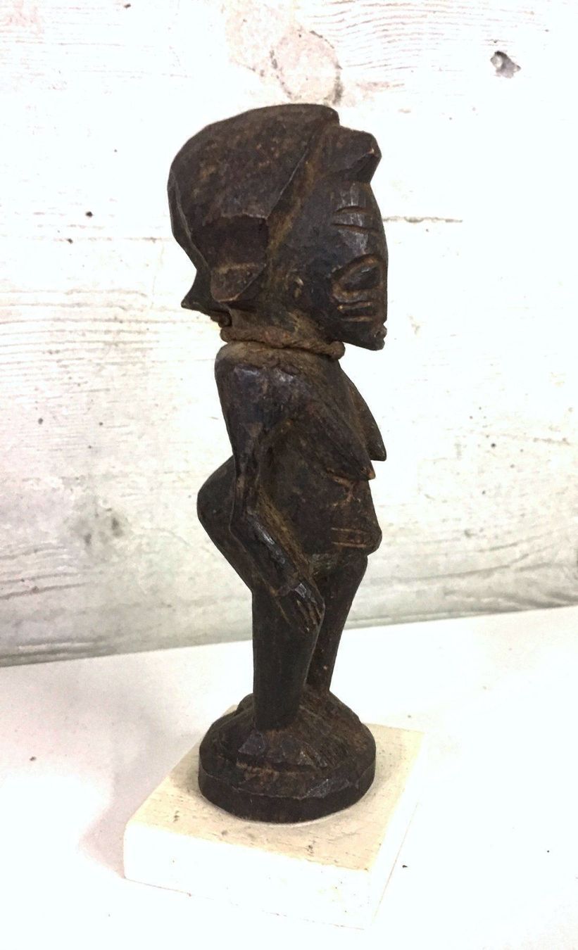 Statuette: Afrikanische Holz-Figur – Usato da grenchen venduto da Belarte 2