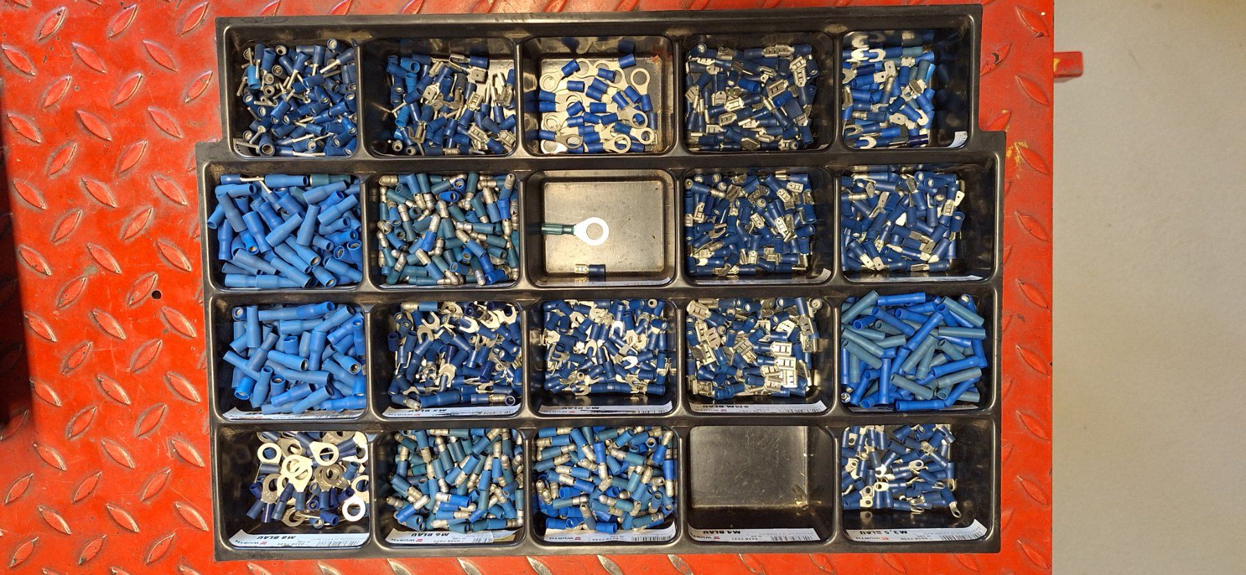 Componenti elettronici: Quetsch-Verbinder Blau – Nuovo (secondo la descrizione) da Brittnau venduto da swissboost