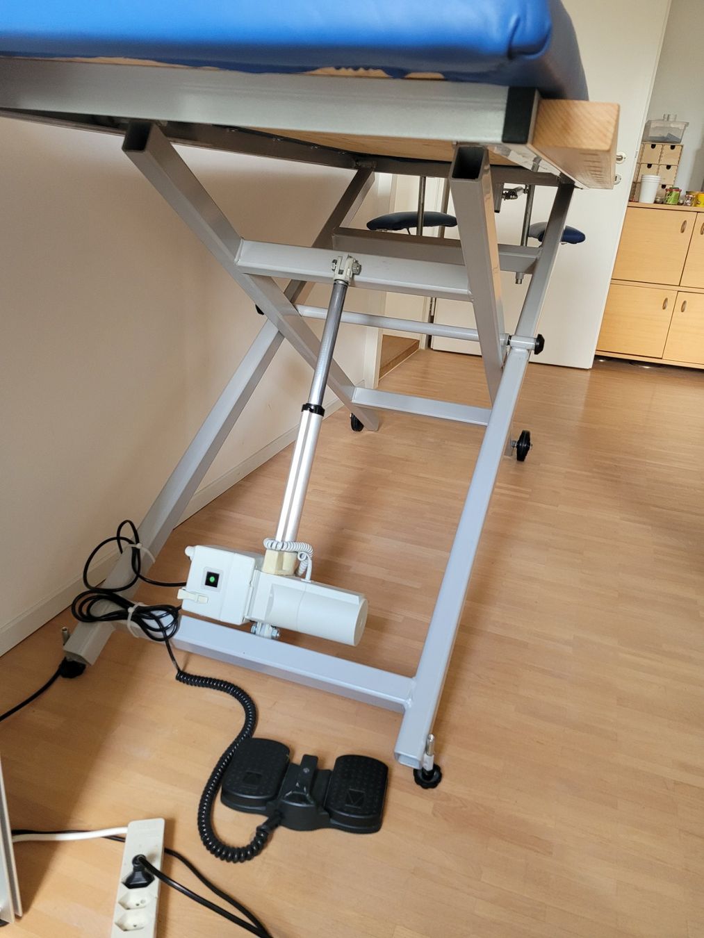Chaises longues: Therapie- /Massageliege – D'occasion à Winterthur par Midsommar88 4