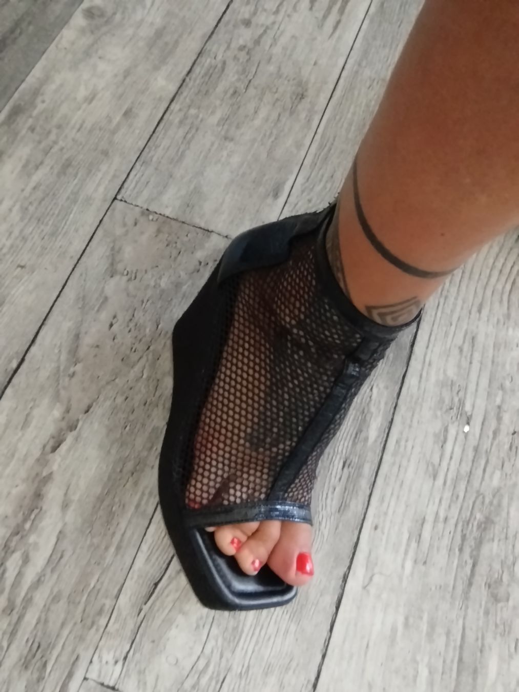 Damenschuhe: Damen-Mesh-Sandalen, Größe 37 – Neu (gemäss Beschreibung) aus Wauwil von Sanczeza 1