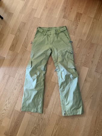 Skihose Zimtstern grün Grösse XS Gebrauchsspuren