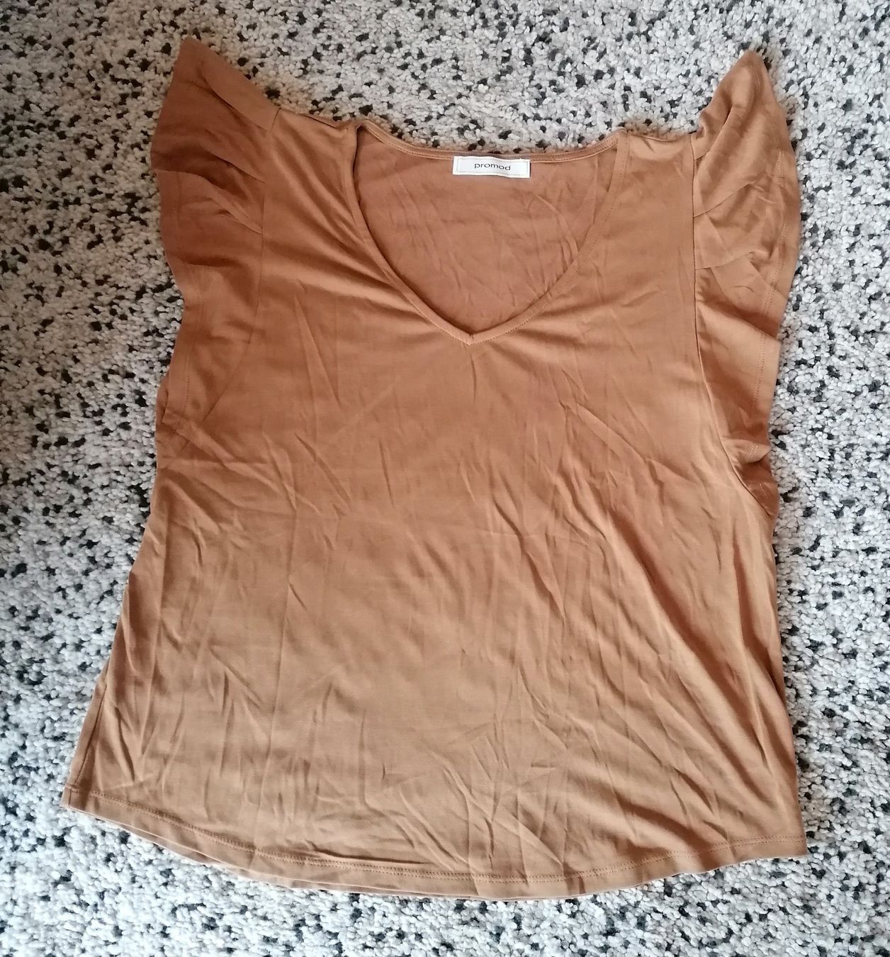T-shirt: T-shirt, top, haut, pull – Usato da Montcherand venduto da petiteoune75