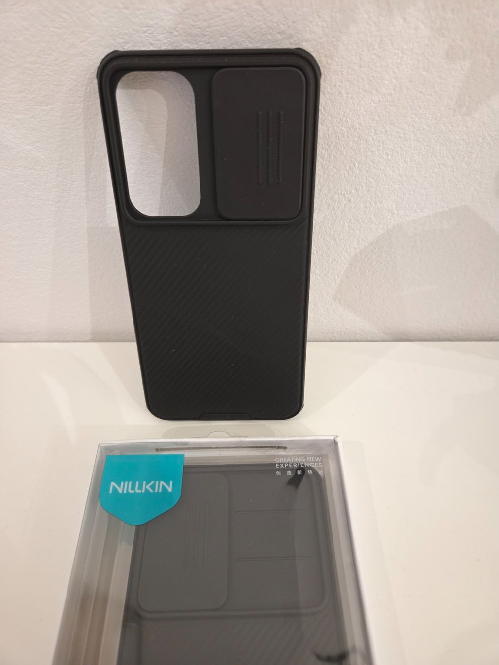 Cover & Protezioni schermo: Coque protection Samsung S25+ – Nuovo e nell'imballaggio originale da Cortaillod venduto da ioi_7rq6 2