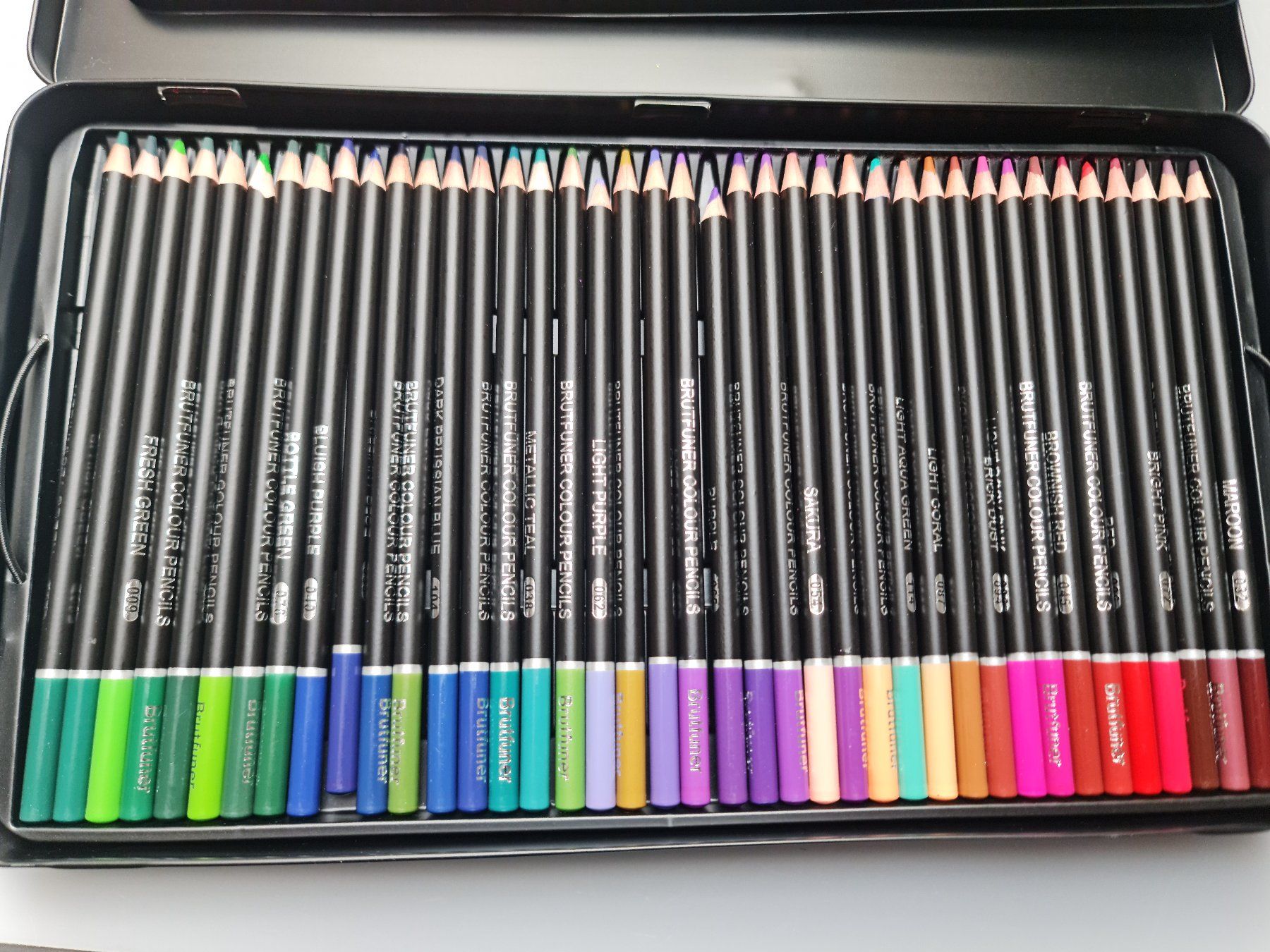 Stylos & Marker: 120 Buntstifte auf Öl Basis – D'occasion à Turbenthal par SiBra77 2