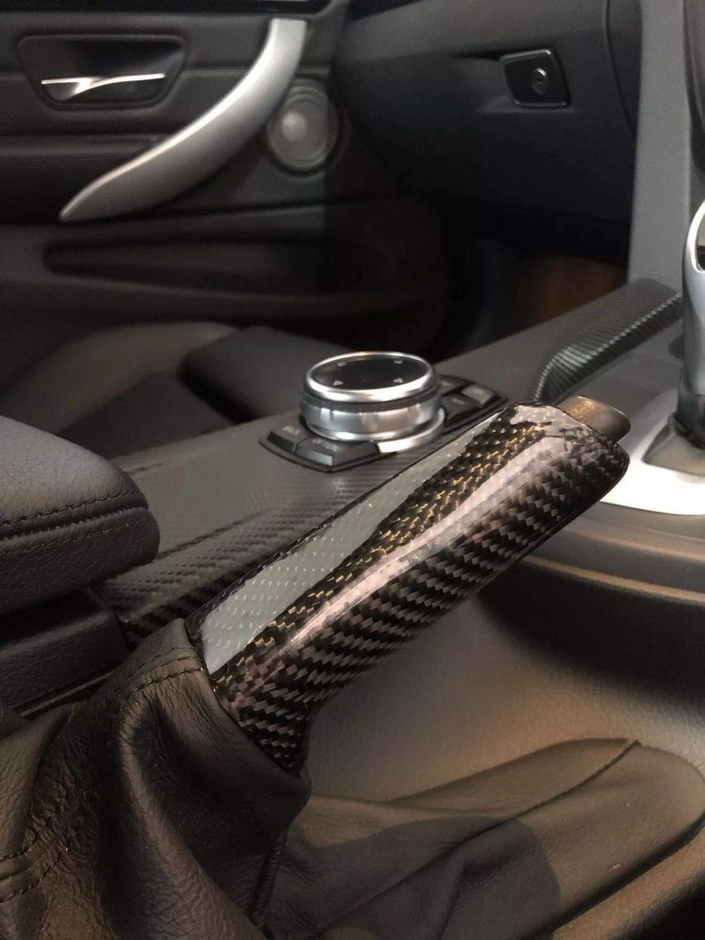 Tutti pezzi di ricambio auto: BMW Carbon Handbremsen Abdeckung – Nuovo e nell'imballaggio originale da Volketswil venduto da Willis_Autoteile 1