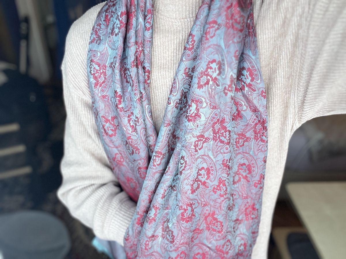Foulard & Sciarpe: Edler Seidenschal in blau-rot – Usato da Zürich venduto da sheijla 2