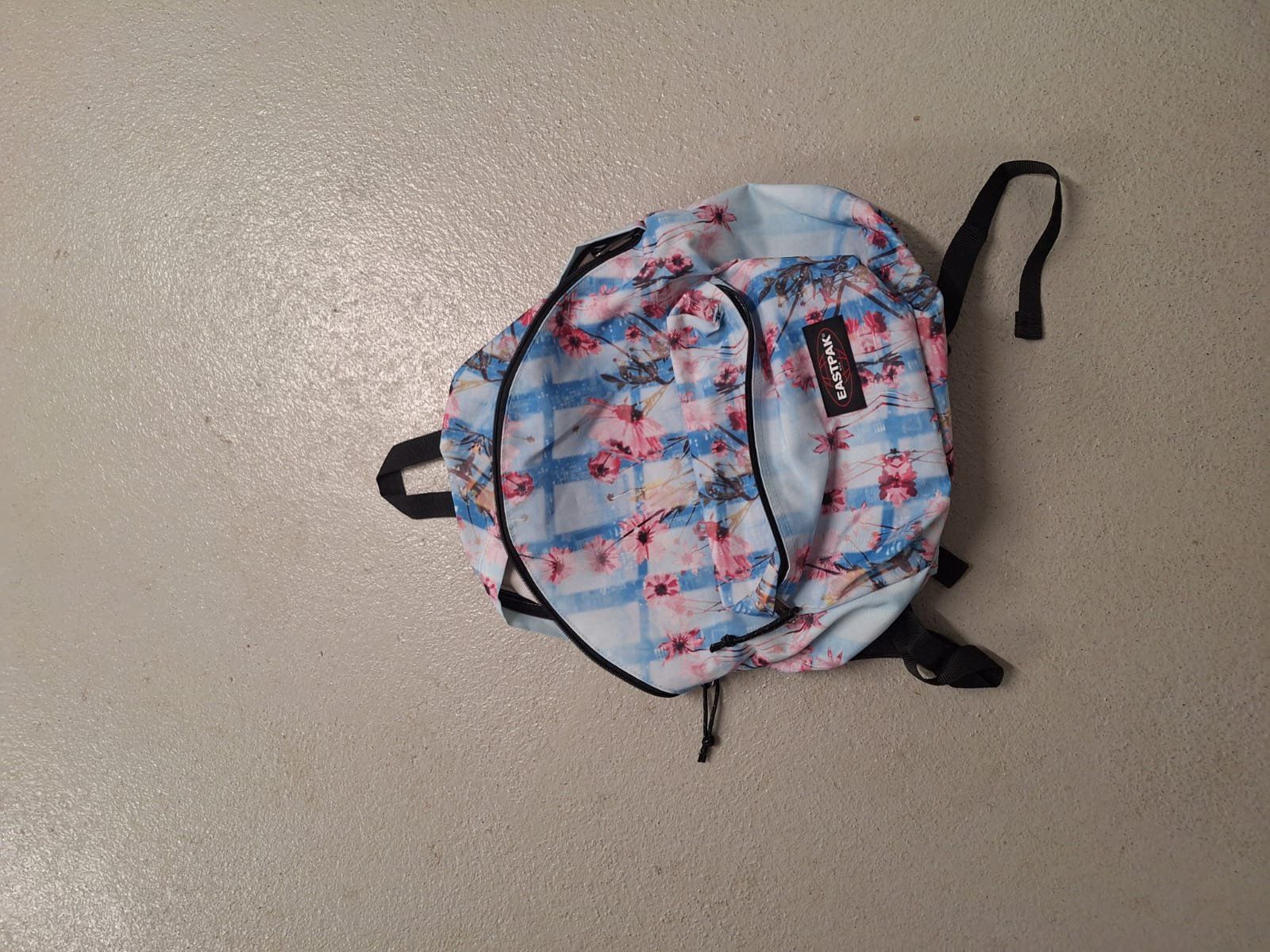 Eastpak Zaini: East Peak Rucksack Hawaii – Usato da Sursee venduto da Ventiduese