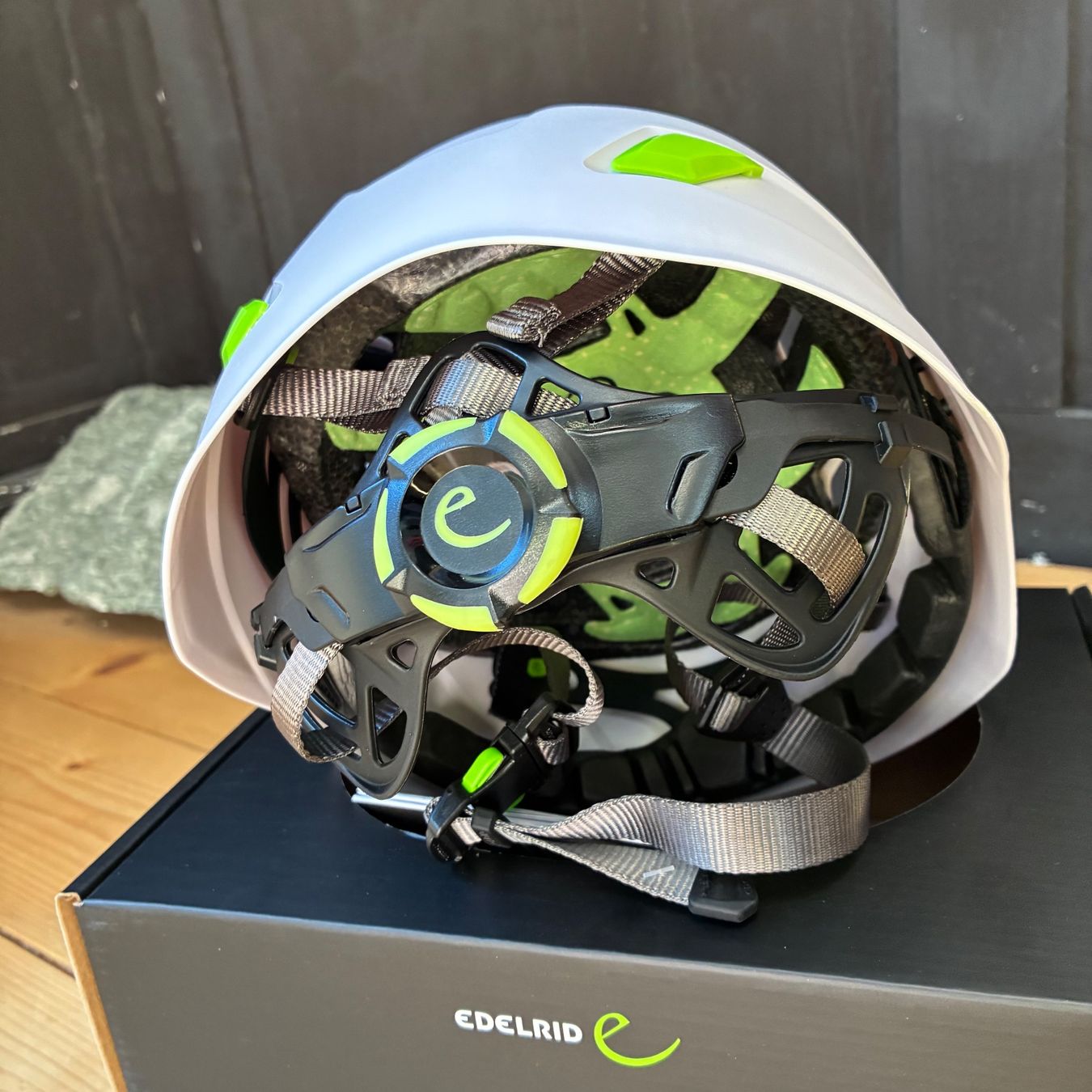 Edelrid Caschi: Edelrid Kletterhelm weiss – Nuovo (secondo la descrizione) da Küttigen venduto da thoren77 6