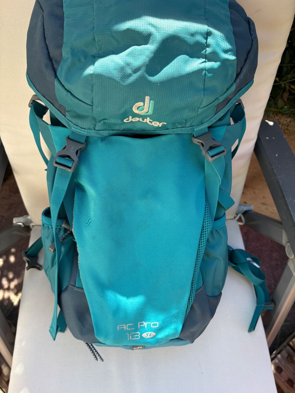 Deuter Zaini: Deuter AC Pro 18L Rucksack – Usato da Uerkheim venduto da ruthb2112