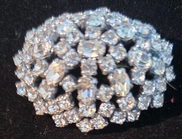 Funkelnde Vintage-Brosche mit Strasssteinen (ca. 4.5 cm)