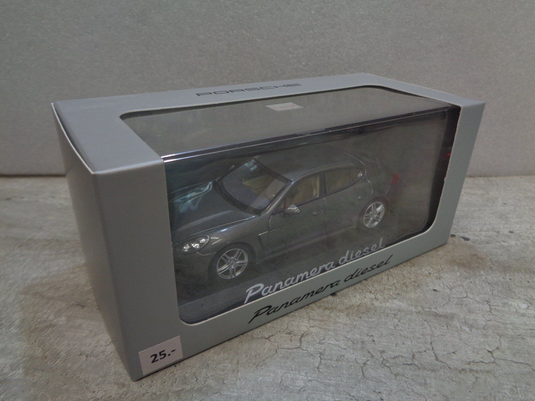 Porsche Modellautos: 1:43 Minichamps Porsche Panamera – Neu und originalverpackt aus Reconvilier von rallycar 3