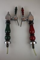 2 Zapfhähne mit roten & grünen Griffen