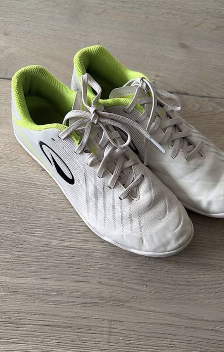 Scarpe per ragazzi: Fussballschuhe Hallenschuhe – Usato da Möhlin venduto da mar_k5wf