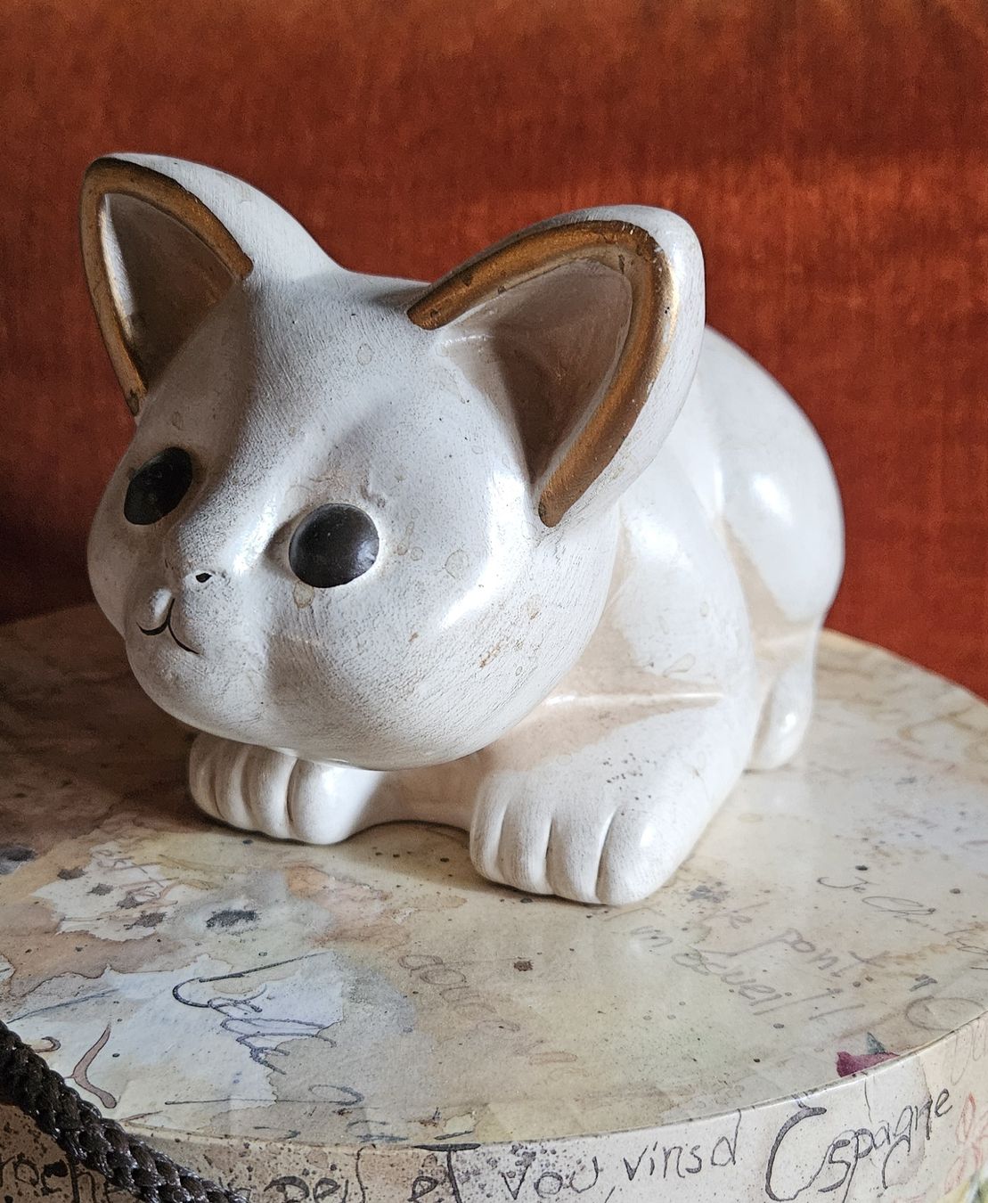 Tutte le decorazioni: Chat mignon en céramique blanche et or - Déco – Usato da Rive Haute(Liddes) venduto da carole2014