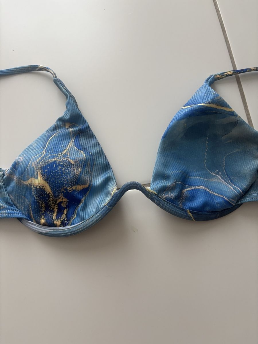 Badekleider & Bikinis: Bikini Oberteil blau gemustert Grösse S  – Gebraucht aus Winterthur von nik_pr58 1