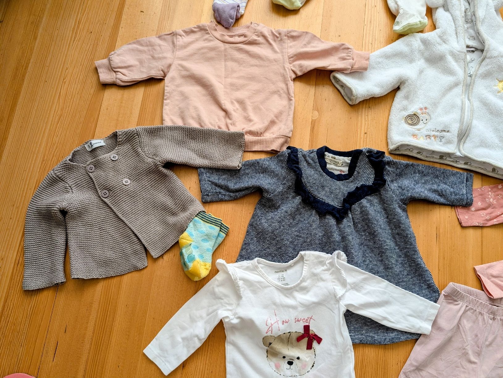 Lotti & Set di vestiti: Kleiderpaket Mädchen Gr. 62 Herbst /Winter – Usato da Brunnen venduto da bahari02 2